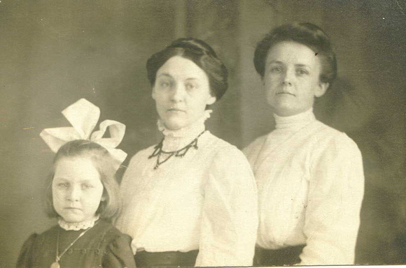 1911 Marjorie, Myrtie, Nellie, Lowell